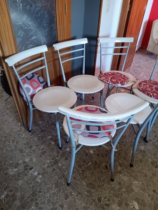 Mesa cristal y Sillas para comedor blancas