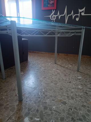 Mesa cristal y Sillas para comedor blancas