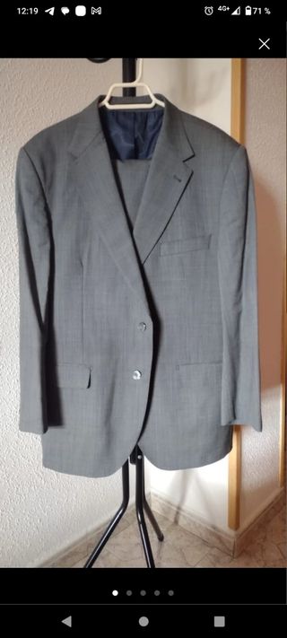 Traje de Emidio Tucci
