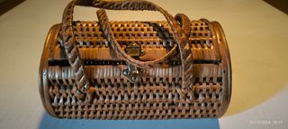 Cestita de picnic con cacharritos. Vintage.