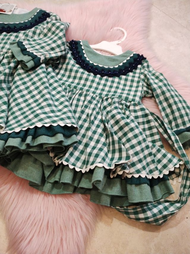 Vestidos tallas 6 y 4 años