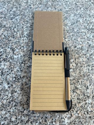 Blocco notes con penna