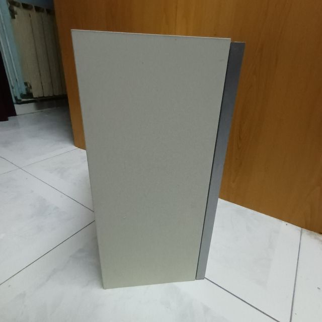 Armario pared de baño