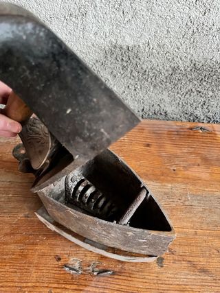 Plancha de carbon antigua