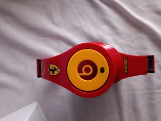 Cascos Beats Ferrari