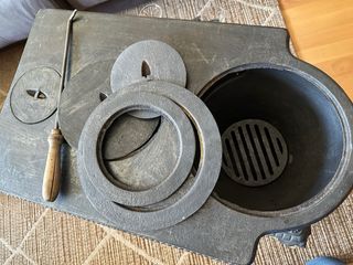 Estufa antigua leña de hierro fundido