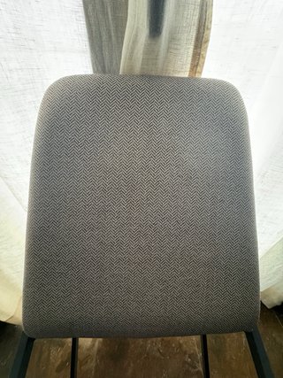 Silla tapizada marrón