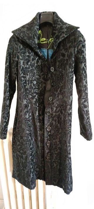 Abrigo desigual,negro fiesta