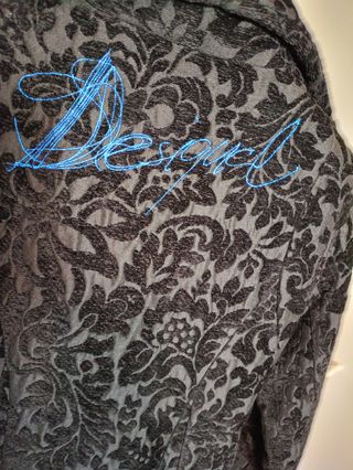 Abrigo desigual,negro fiesta