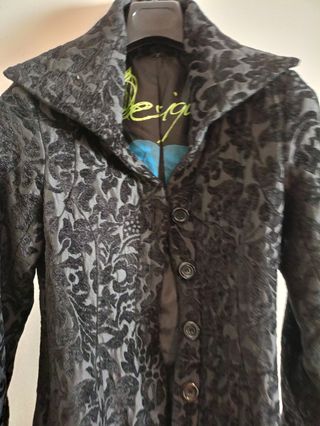 Abrigo desigual,negro fiesta