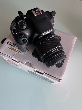 Canon EOS 1200D con accessori
