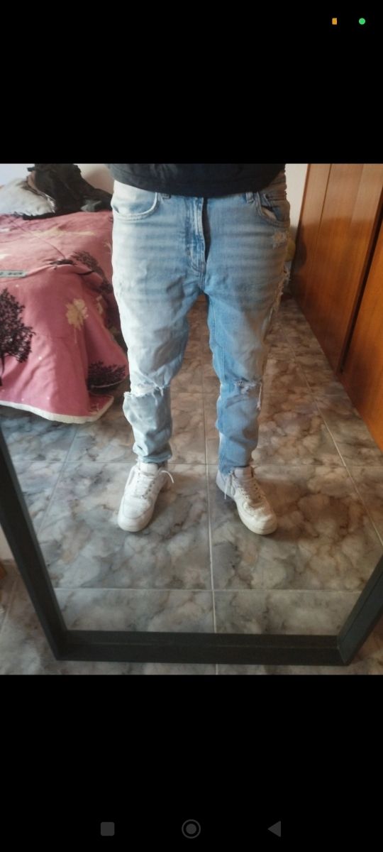 Tejanos azules rotos