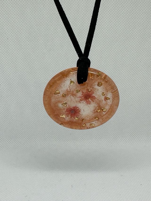 Collana con ciondolo in resina handmade