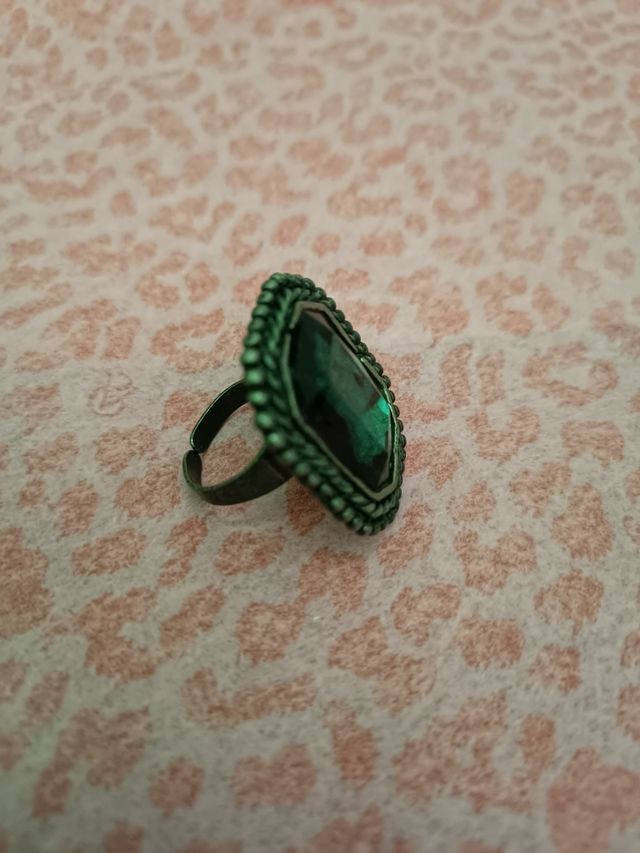 Anillo piedra verde