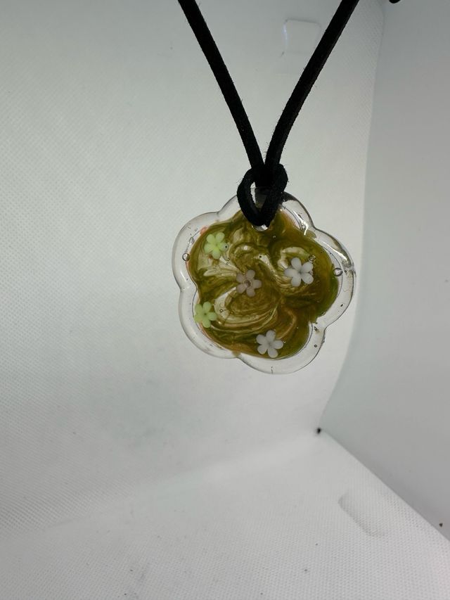 Collana con ciondolo in resina handmade