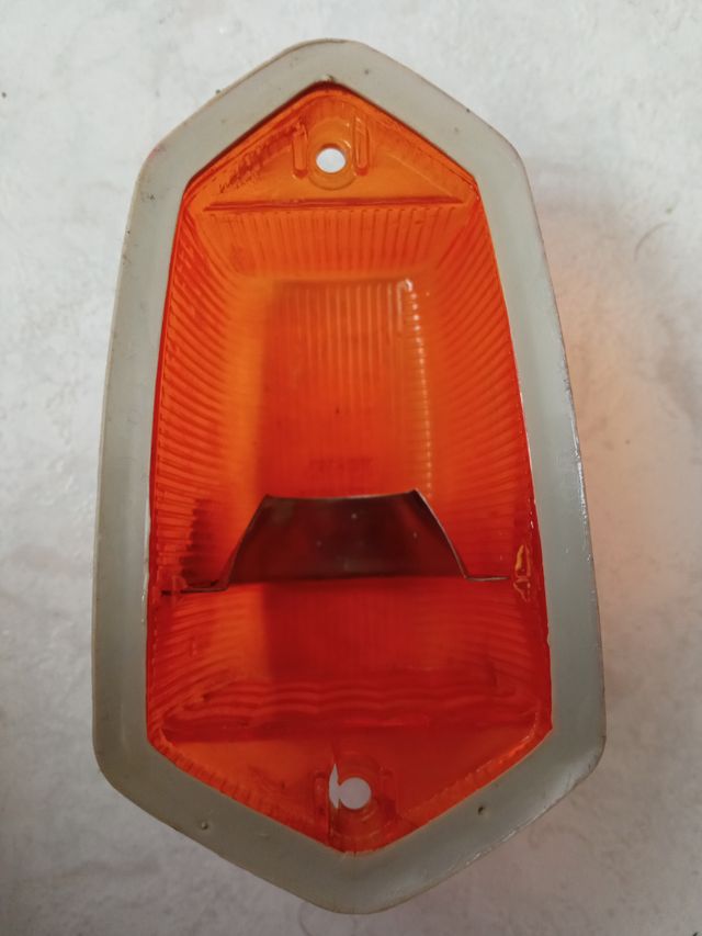 Tulipa B faro Citroën Azu 2cv Yorka Seima