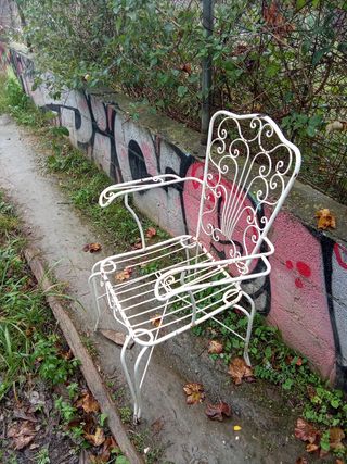 Silla forjada antigua