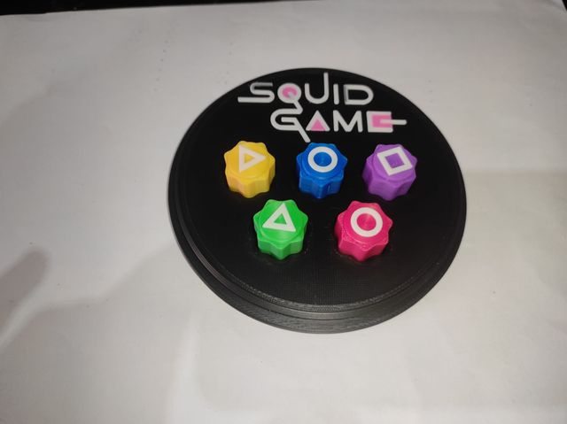 Pack Premium Squid Game: Piedra Voladora + Gonggi