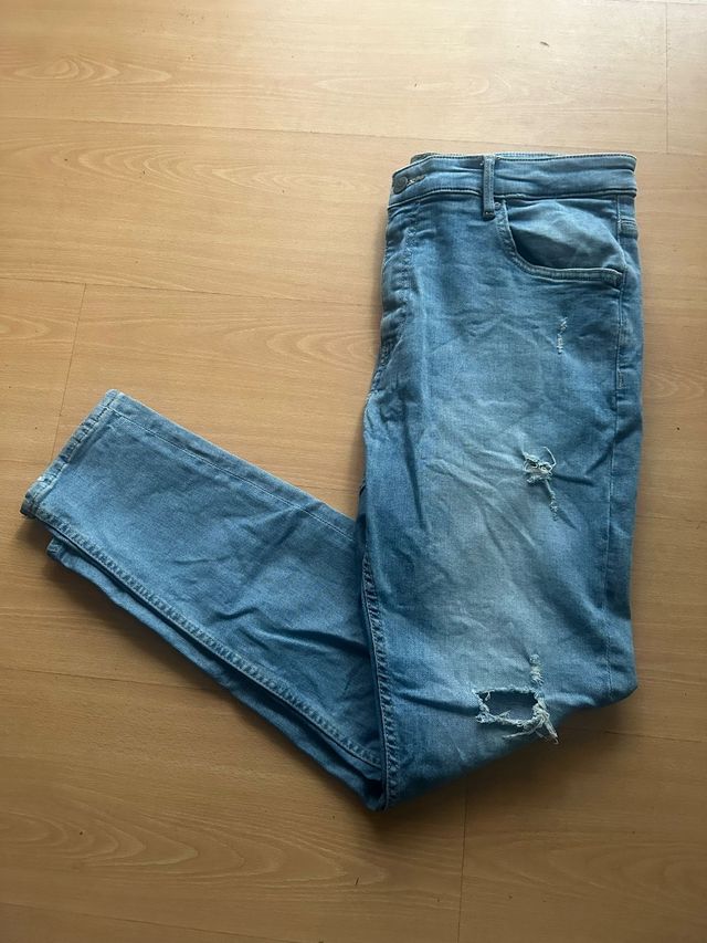 Vaqueros rotos pull&bear