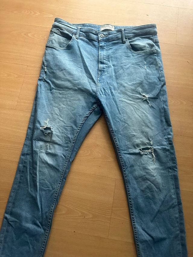 Vaqueros rotos pull&bear