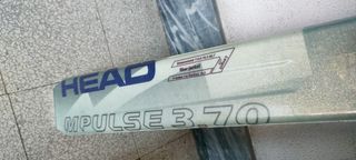 Sci nuovi completi di bastoni.