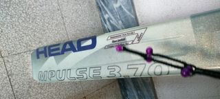 Sci nuovi completi di bastoni.