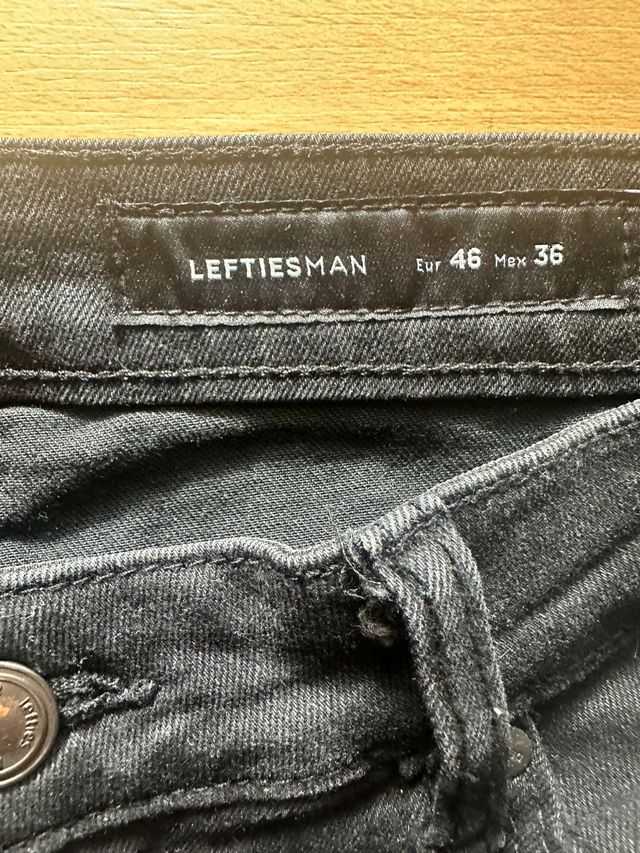 Vaqueros lisos Lefties