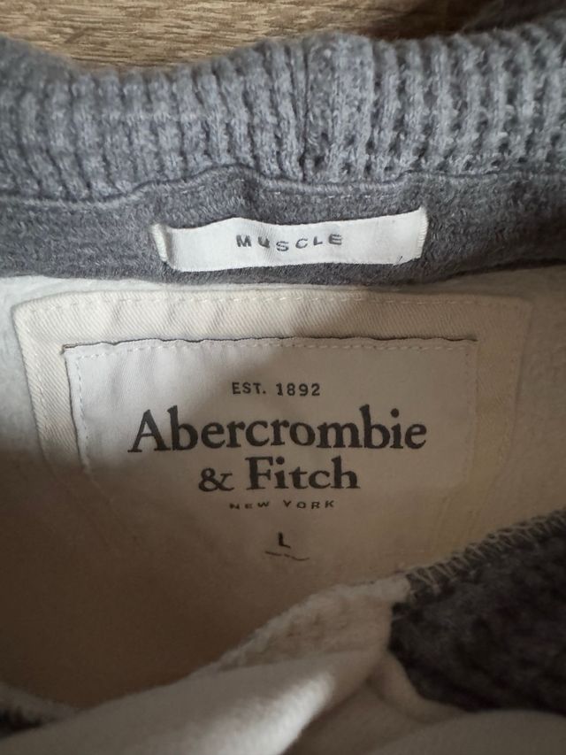 Sudadera Abercrombie and Fitch blanca