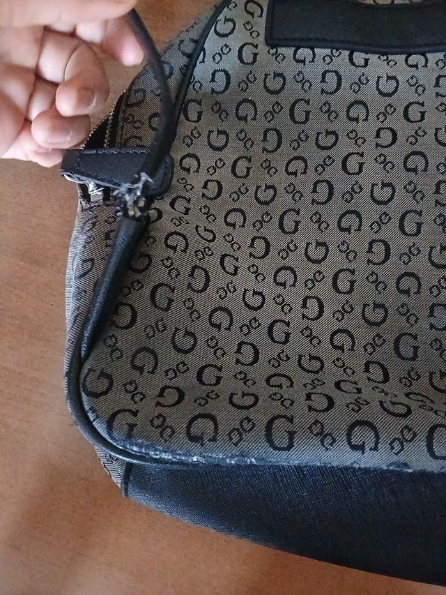 Borsa  guess 