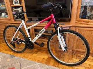Bicicleta mujer Shimano Revoshift de 24 pulgadas.