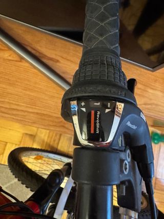 Bicicleta mujer Shimano Revoshift de 24 pulgadas.