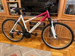 Bicicleta mujer Shimano Revoshift de 24 pulgadas.