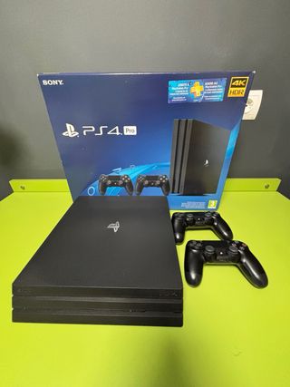Play Station 4 Pro 1TB y mandos
