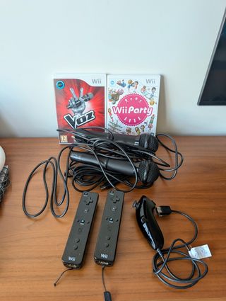 Wii U Deluxe + juegos + mando extra + accesorios
