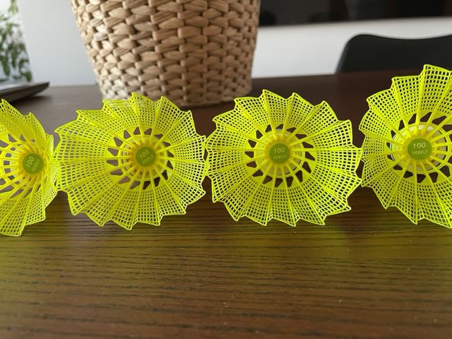 PACK 4 PLUMAS DE BADMINTON