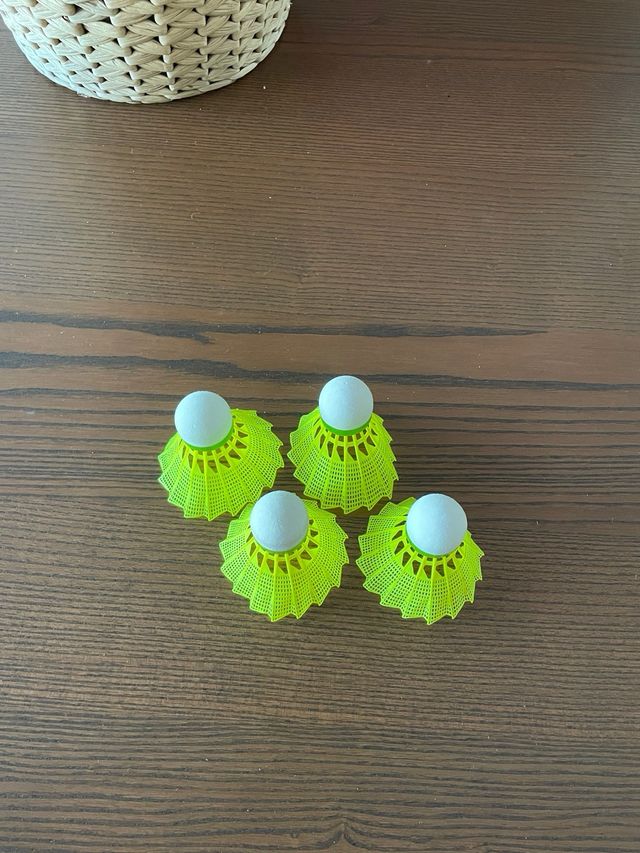 PACK 4 PLUMAS DE BADMINTON