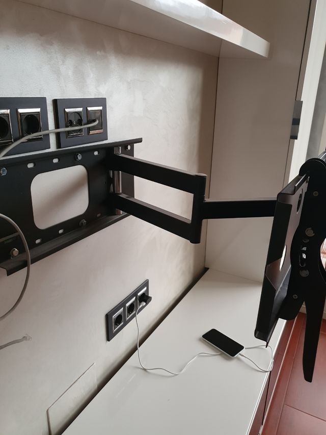 Supporto TV grande regolabile