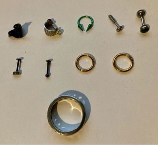 Piercing e barbell vari