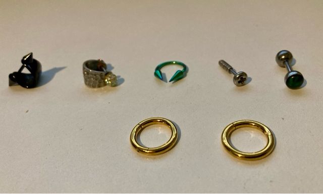 Piercing e barbell vari