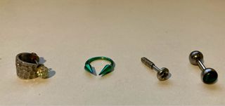 Piercing e barbell vari