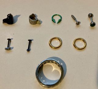 Piercing e barbell vari