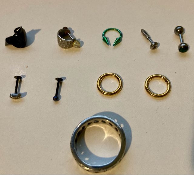 Piercing e barbell vari