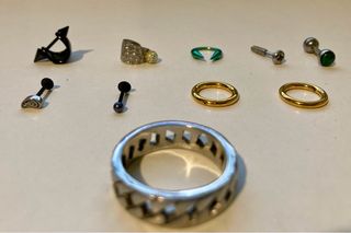 Piercing e barbell vari