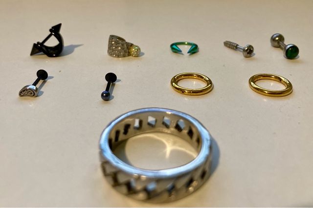 Piercing e barbell vari