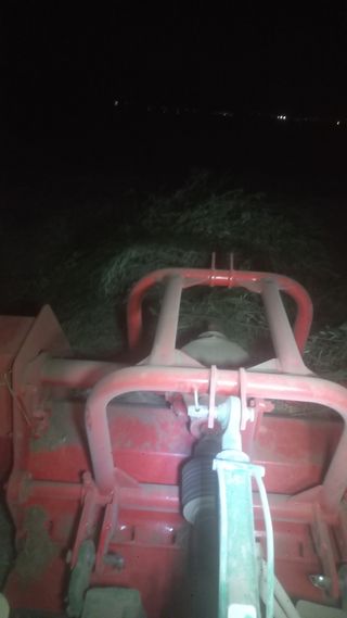 Trabajos con tractor 693 872 297