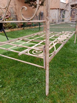 Letti antichi in ferro