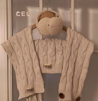 Bufanda de mujer conjunto , UGG