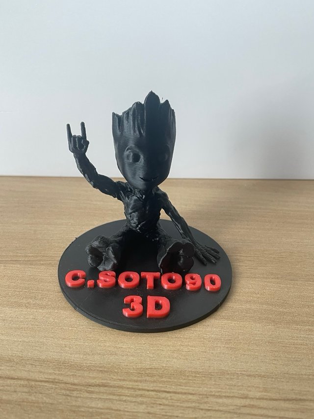 Muñeco heavy metal groot