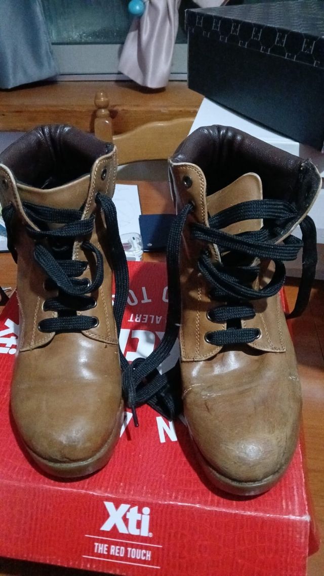 Stivaletti marroni donna