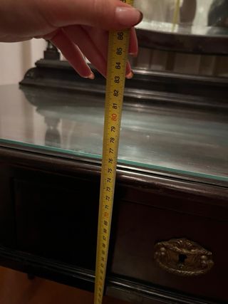 Tocador de madera muy antiguo